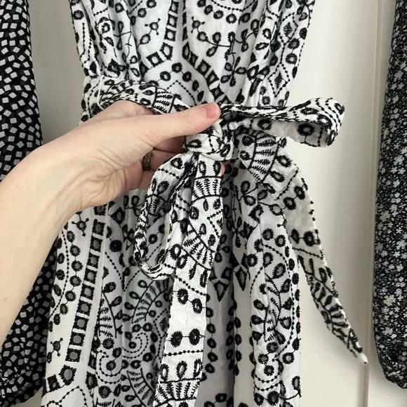 • 3 dresses! • - Picture 5 of 10